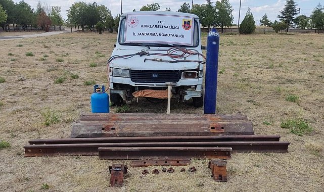 250 bin liralık tren raylarını çaldılar