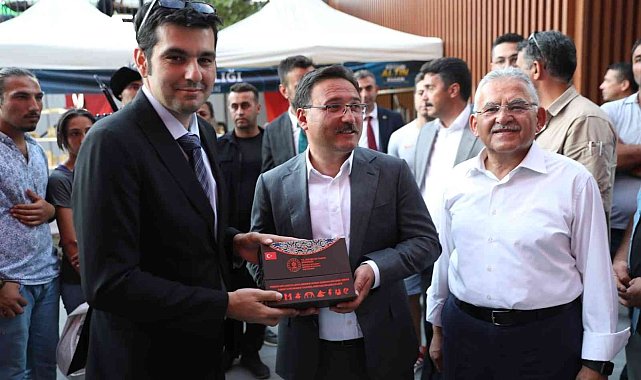 'Altın Eller Sanat Festivali' açıldı