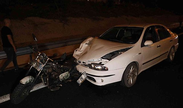 Adana'da otomobil motosiklete çarptı: 1 ölü 2 yaralı