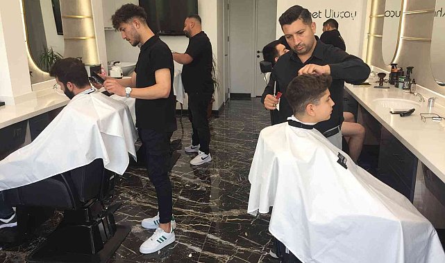 Adanalı berberler pazar günleri izin istiyor