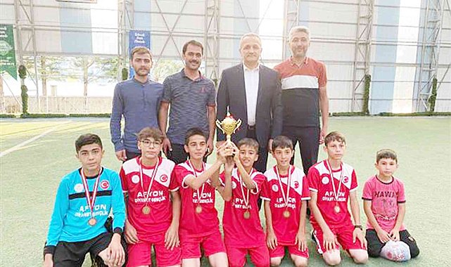 Afyonkarahisar'da camiler arası futbol turnuvası nefes kesti