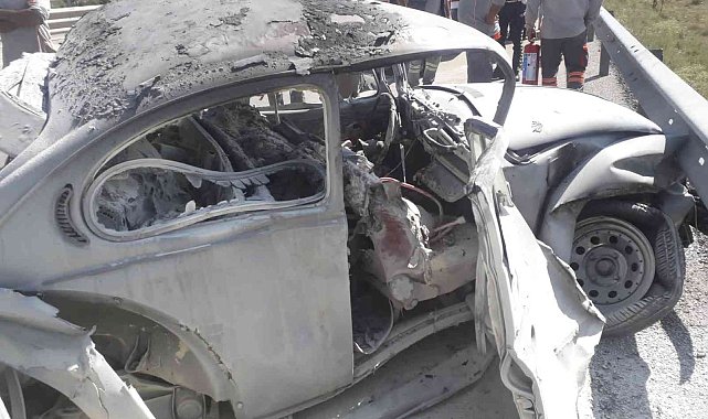 Afyonkarahisar'da iki otomobil çarpıştı: 1 ölü, 4 yaralı