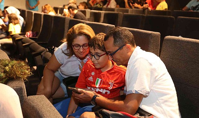 Aileler ve çocuklar Kepez'de bilimle tanıştı