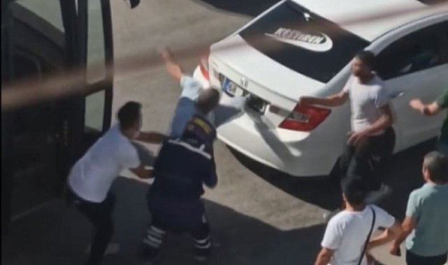 Aksaray'da şoförlerin yol verme tartışması sopalı kavgaya dönüştü