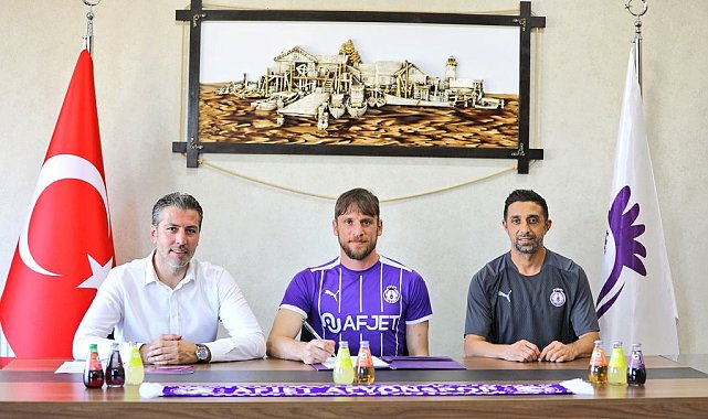 Anıl Atağ sözleşmesini 2 yıl daha uzattı