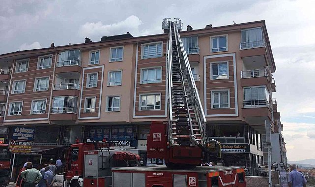 Ankara'da çatı yangını korkuttu