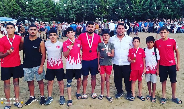 Antakya Belediyesi güreş takımının başarısı
