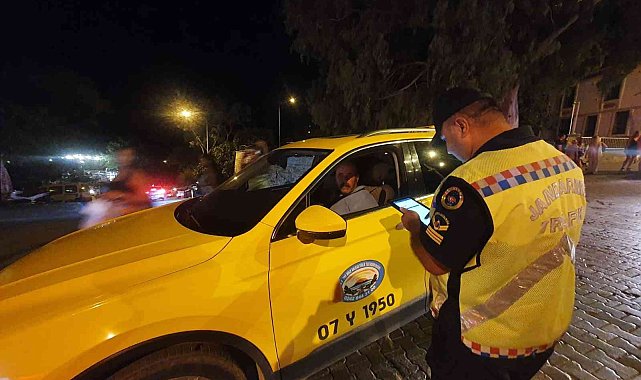Antalya'da jandarmadan taksilere denetim
