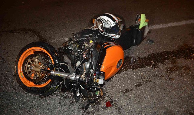 Antalya'da motosiklet kaza yapan araçlara çarptı: 1 ağır yaralı