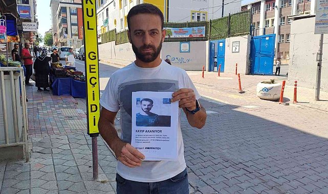 Antalya'dan geldi sokak sokak dolaşıp kayıp kardeşini arıyor