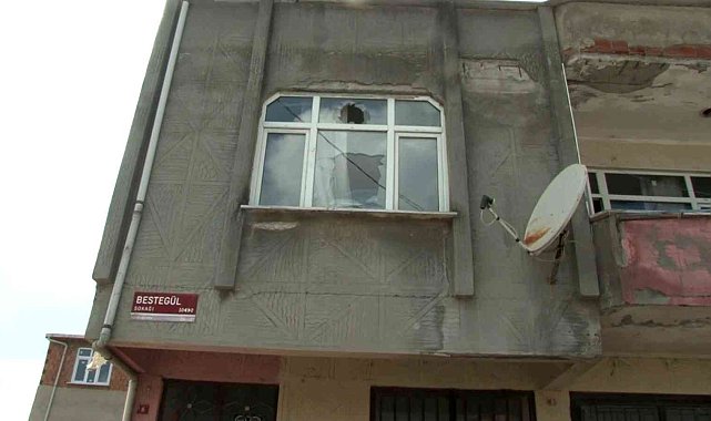 Arnavutköy'de tavuklarını çaldığını iddia ettiği genci şikayet eden kadının evi taşlandı