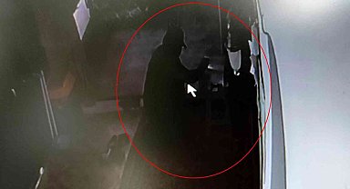 Asırlık camide ihtiyaç sahipleri için toplanan paraları işte böyle çaldı