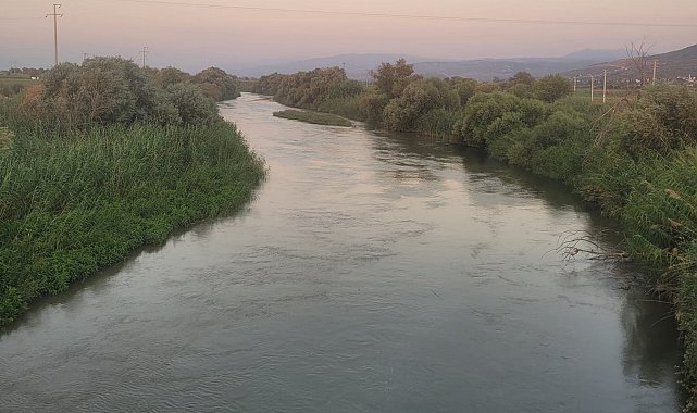 Atıyla birlikte nehre giren genç kayboldu