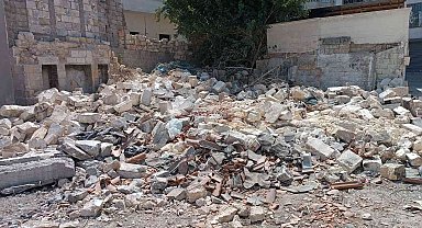 Bağımlıların mesken tuttuğu metruk binalar yıkıldı