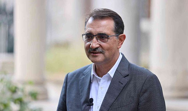 Bakan Dönmez'den II. Abdülhamid Han Türbesi'ne anlamlı ziyaret