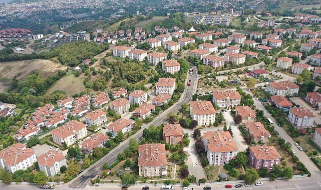 Başiskele'de asfalt çalışmaları devam ediyor