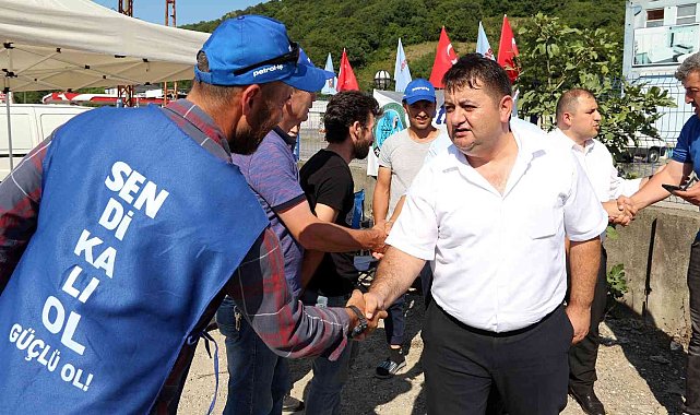 Başkan Yeşil, grevdeki işçilerle görüştü
