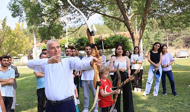 Başkan Zolan ok atışında hünerlerini sergiledi