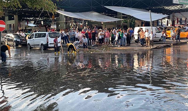 Başkent'te sağanak cadde ve sokakları göle çevirdi