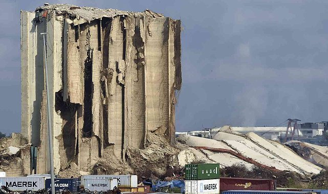 Beyrut Limanı'ndaki silonun kuzey kısmı tamamen yıkıldı