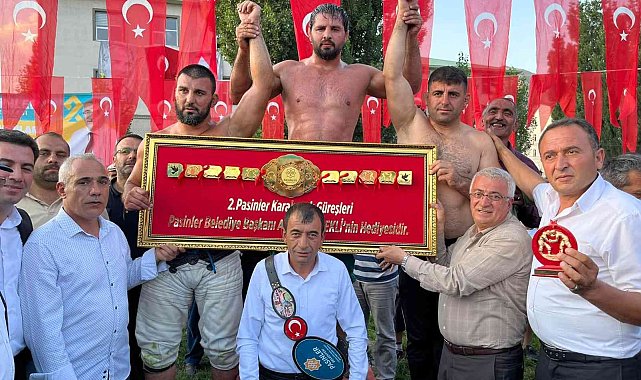 Bölükbaşı, Pasinler'de baş pehlivan oldu