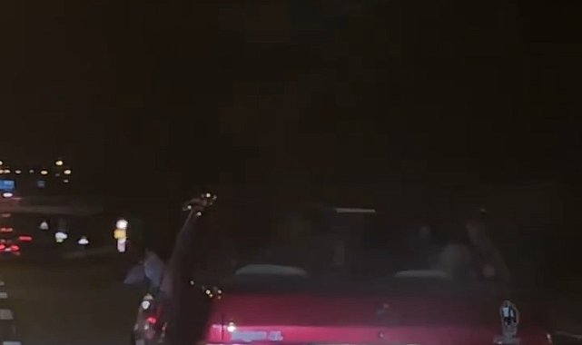 Bursa'da tek ayağıyla araba süren kişiye ceza yağdı