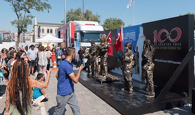 Büyük Zafer'in ruhu canlı heykellerle yaşatılıyor