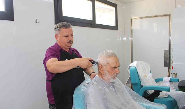 Büyükşehirin mobil kuaför tırı yaylalarda