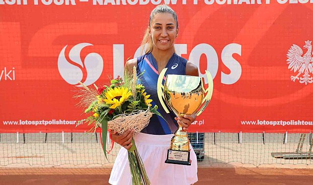 Çağla Büyükakçay, Polonya'da şampiyon oldu