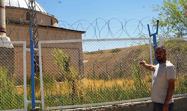 Cami cemaati istinat duvarının yapılmasını istedi