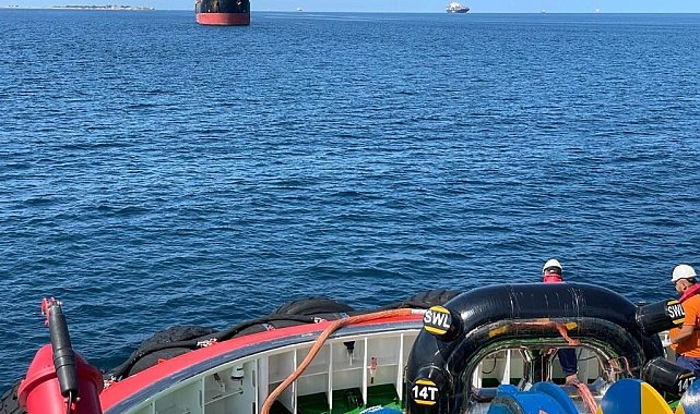 Çanakkale Boğazı'nda arızalanan tanker gemisi kurtarıldı