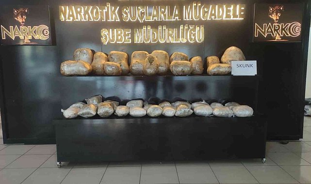 Çekiciyle uyuşturucu sevkiyatı yapmaya çalışan üç şüpheli tutuklandı