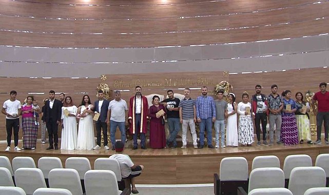 Çekmeköy'de 8 Roman çift, toplu nikah töreni ile mutluluğa 'evet' dedi