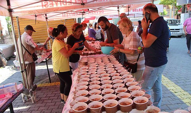 Devrek'te mahalle muhtarlığı tarafından aşure etkinliği