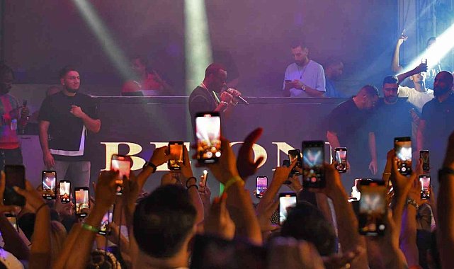 Dünyaca ünlü Fransız rapçi Bodrum'da sevenleri ile buluştu