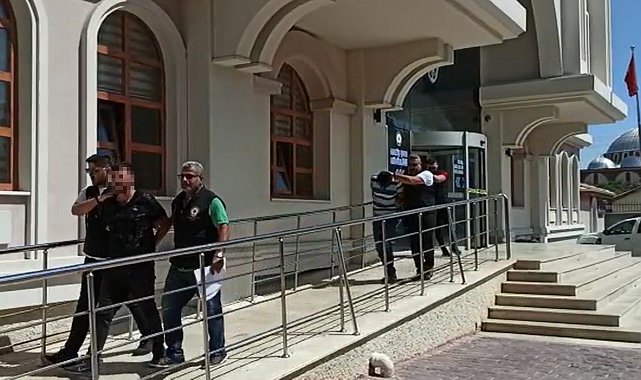 Dur ihtarına uymayıp polise çarpan sürücü tutuklandı