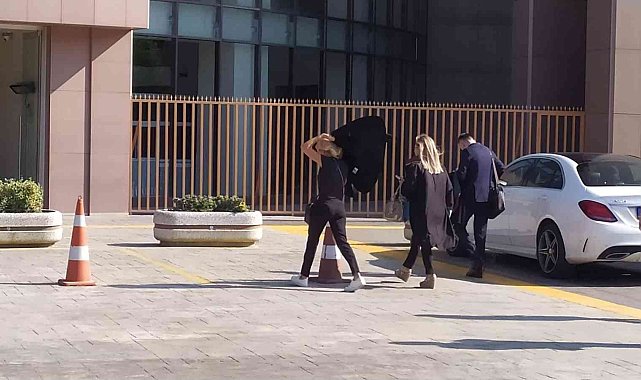Ece Erken öldürülen eşi Avukat Şafak Mahmutyazıcıoğlu davasına katılmak için adliyeye geldi