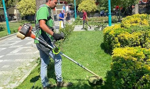 Edremit'te yeşil alanlara bakım