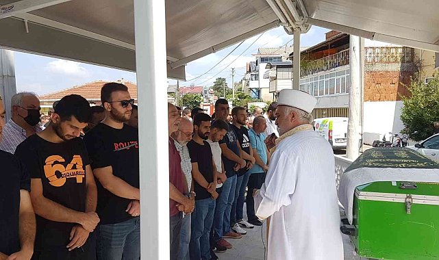 Emniyet şeridinde aracın çarptığı genç son yolculuğuna uğurlandı