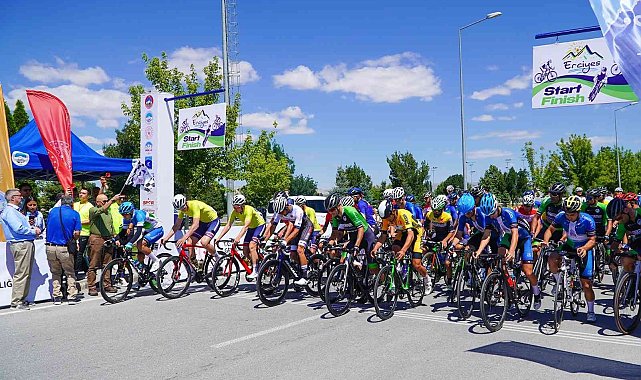 Erciyes'te Uluslararası Bisiklet Yarışları devam ediyor