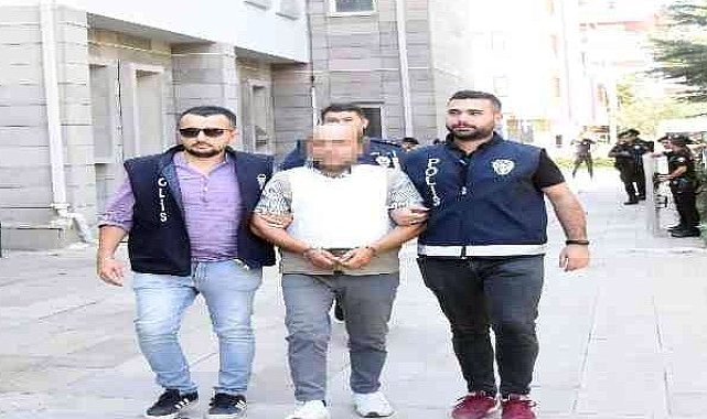 Eşini ve ilişkisi olduğu iddia edilen kişiyi öldüren koca tutuklandı