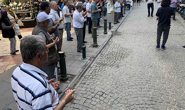 Esnaf yüzyıllık geleneği devam ettiriyor