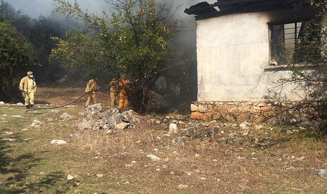 Evde çıkan yangın ormana sıçramadan söndürüldü