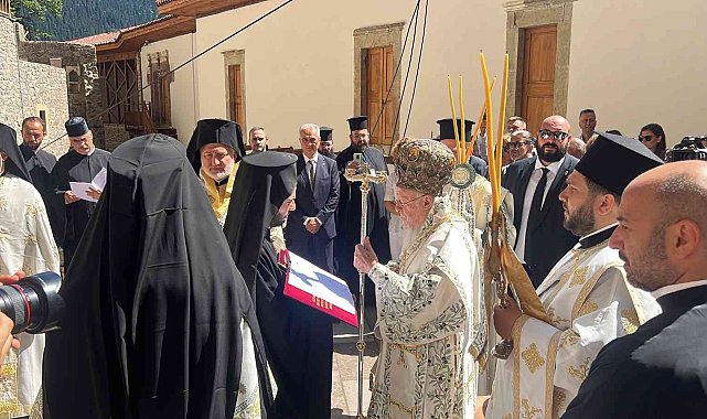 Fener Rum Patriği Bartholomeos ayin için Sümela Manastırı'na geldi