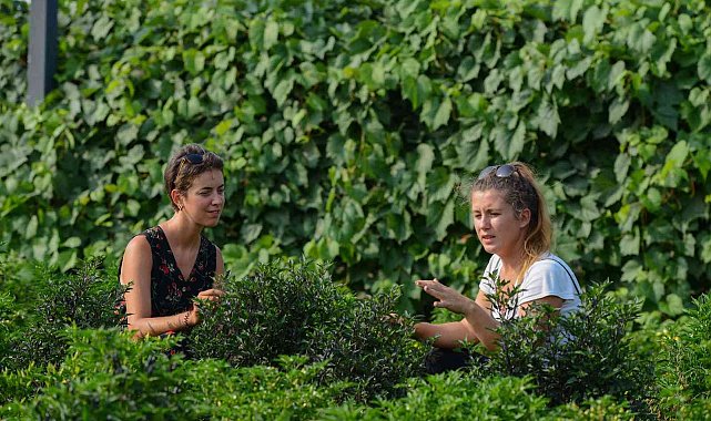 Fransa'dan bisikletiyle geldi, Nilüfer'in tarım çalışmalarını inceledi