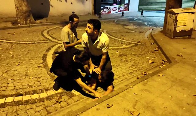 Genç kadını darp ettiği iddia edilen şahsı esnaf yaka paça yakaladı