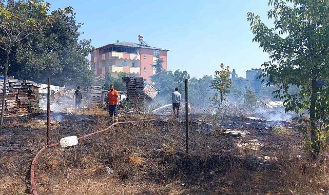 Gönüllü itfaiyecilerin erken müdahalesi yangının büyümesini engelledi
