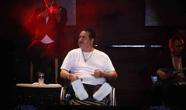 Gündüz ölümden dönen Tatlıses, akşam tekerlekli sandalye ile sahneye çıkıp konser verdi