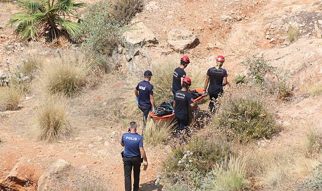 İki gündür kayıp olan gencin cesedi falezlerde bulundu, meraklı vatandaşların inadı pes dedirtti