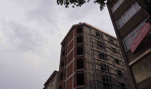 İnşaat halindeki binaya çıktı, 3 saatte ikna edildi